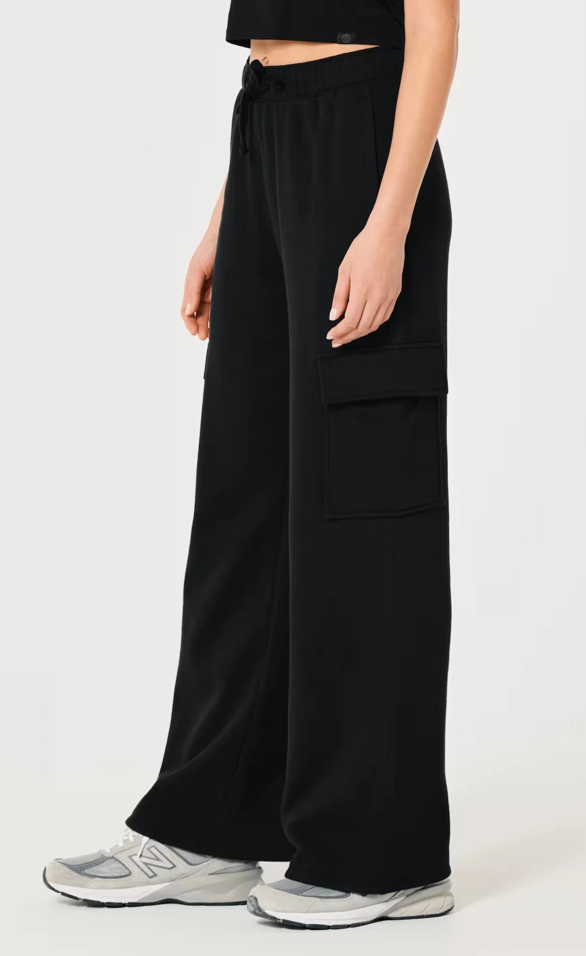 ZARA PURE BLACK HIGH WAISTED CARGO SWEATPANT