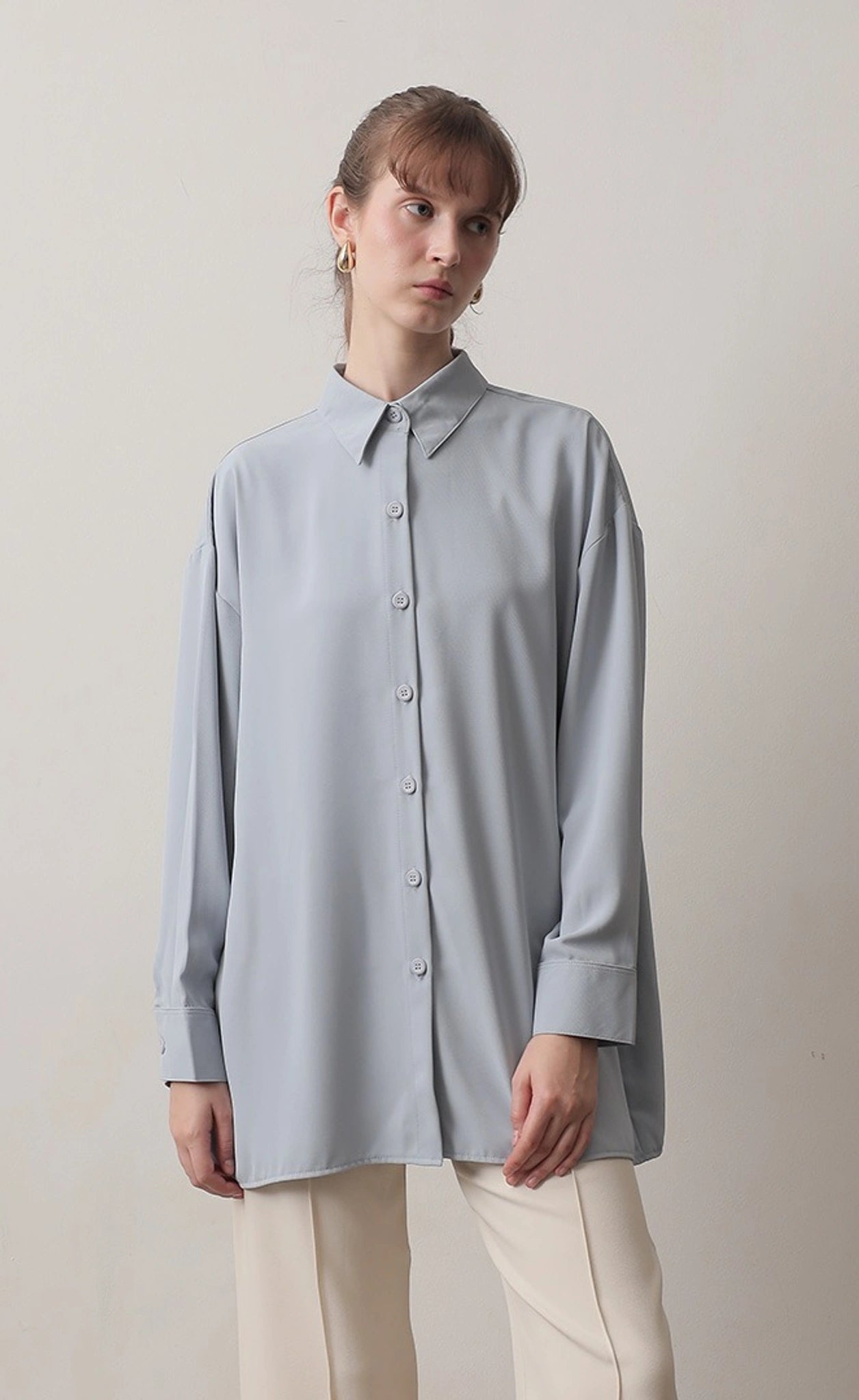 D600 Oversized Essentials Shirt – Light Grey