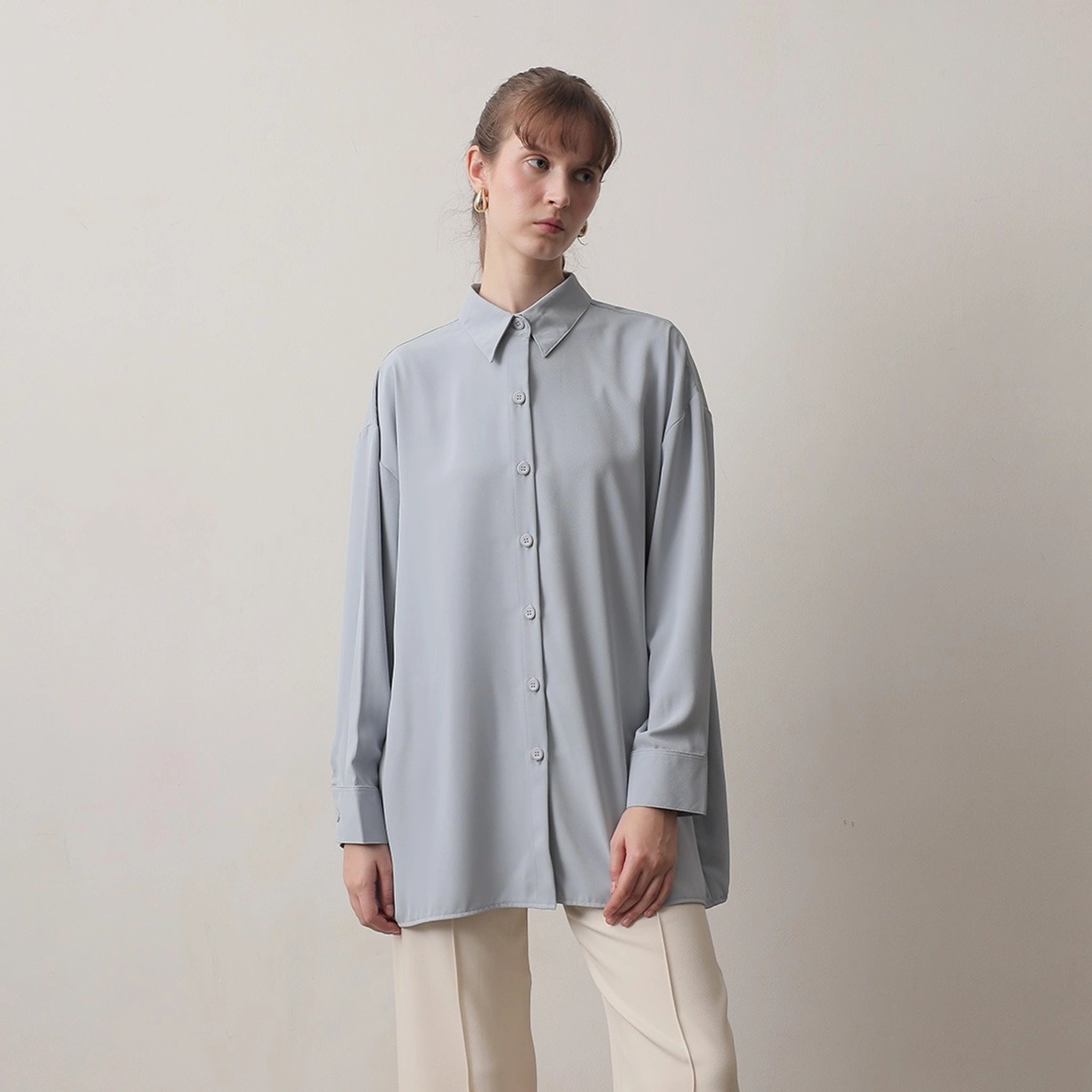 D600 Oversized Essentials Shirt – Light Grey