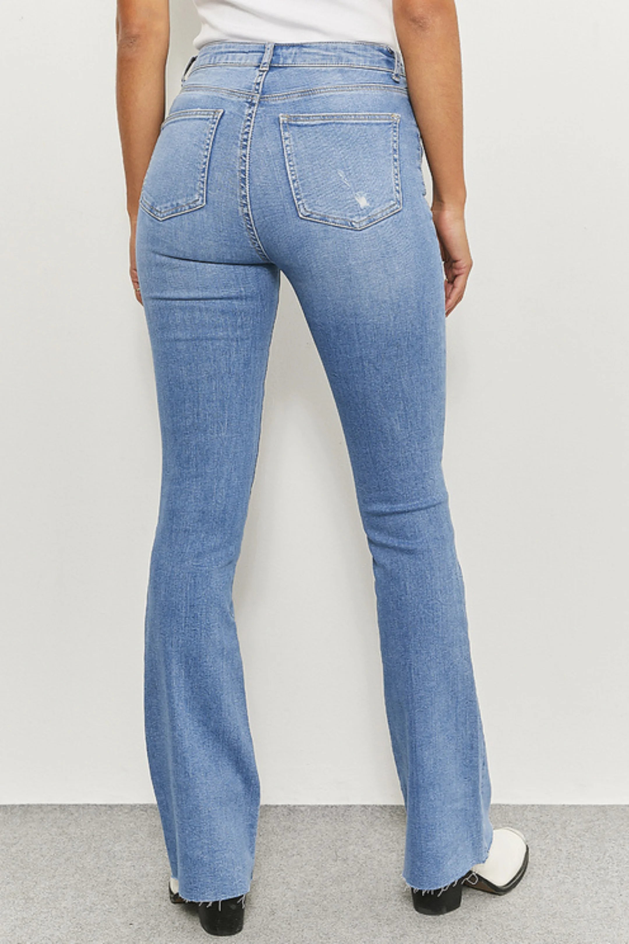 TW Frayed Hem High-Waisted Flared Jeans