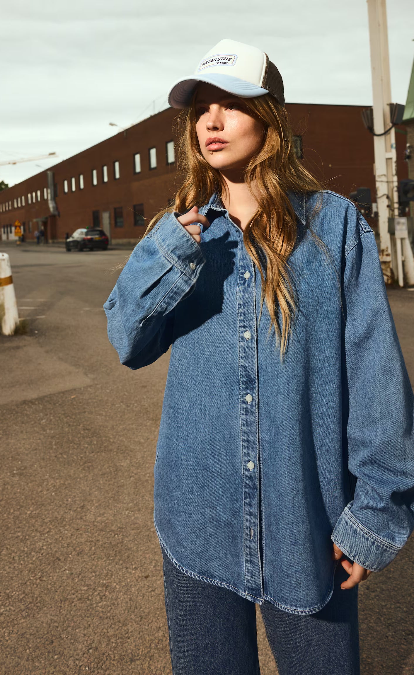 D600 Oversized Essentials Denim Shirt – Denim Blue