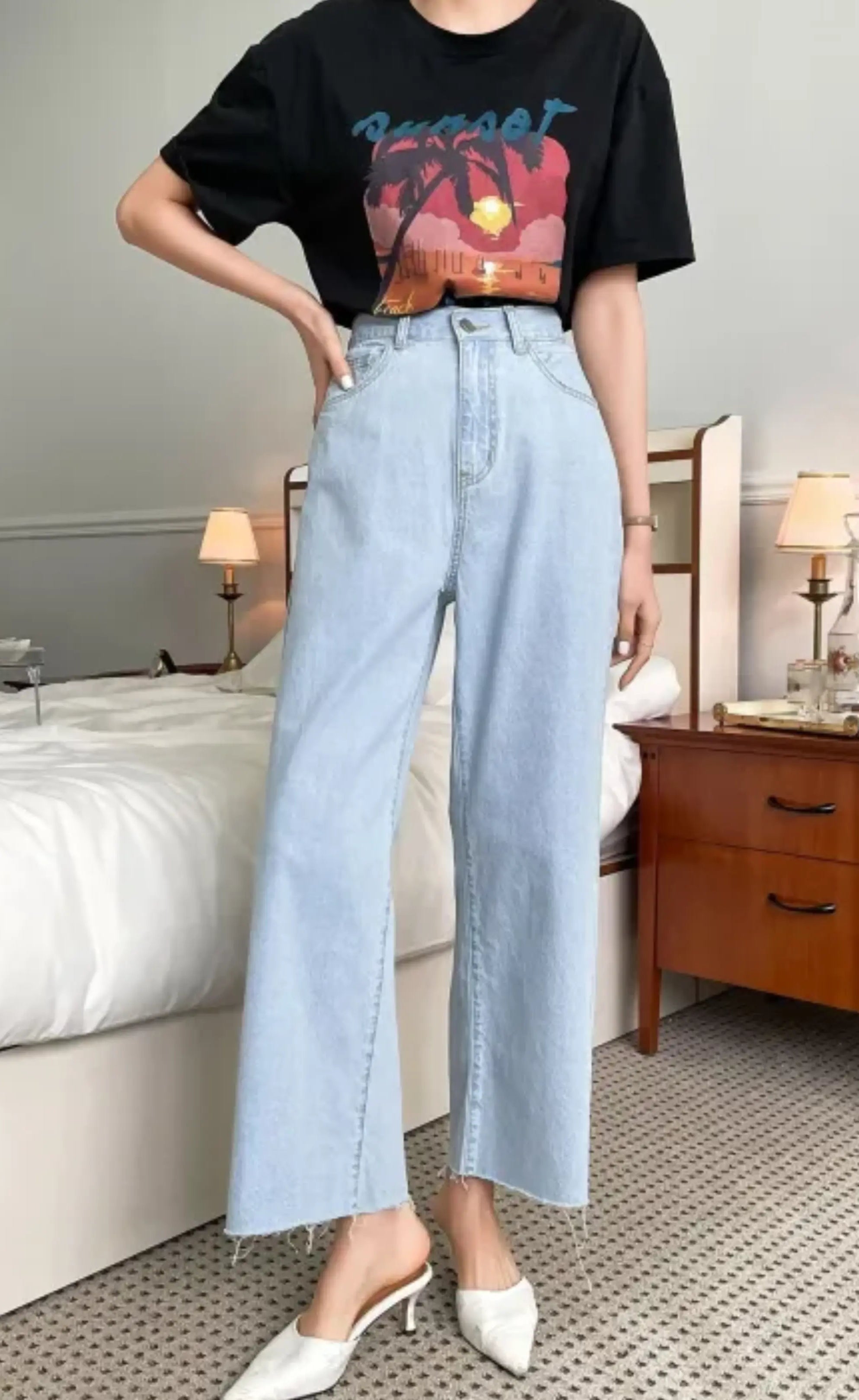 ICE BLUE WIDE LEG-FRAYED HEM JEANS