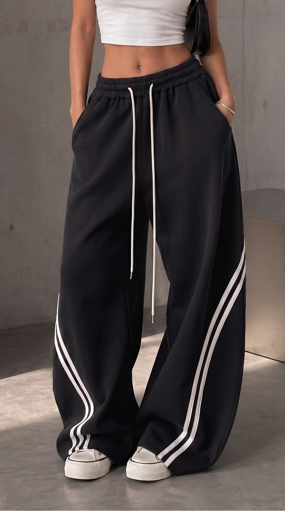 D600 Cross Stripe Wide Leg Trousers | Black