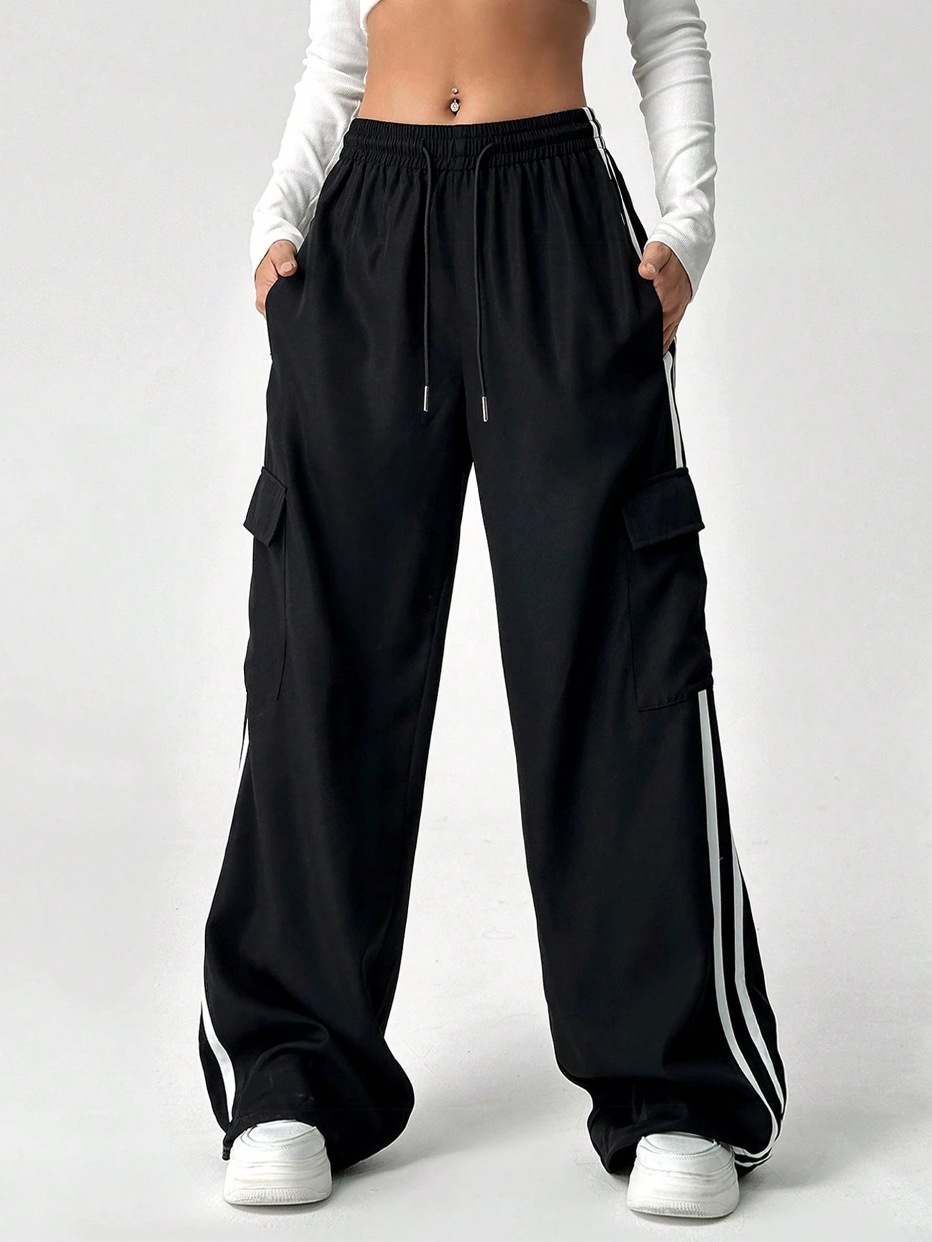 D600 Pure Black Stripe Cargo Wide-Leg Trouser