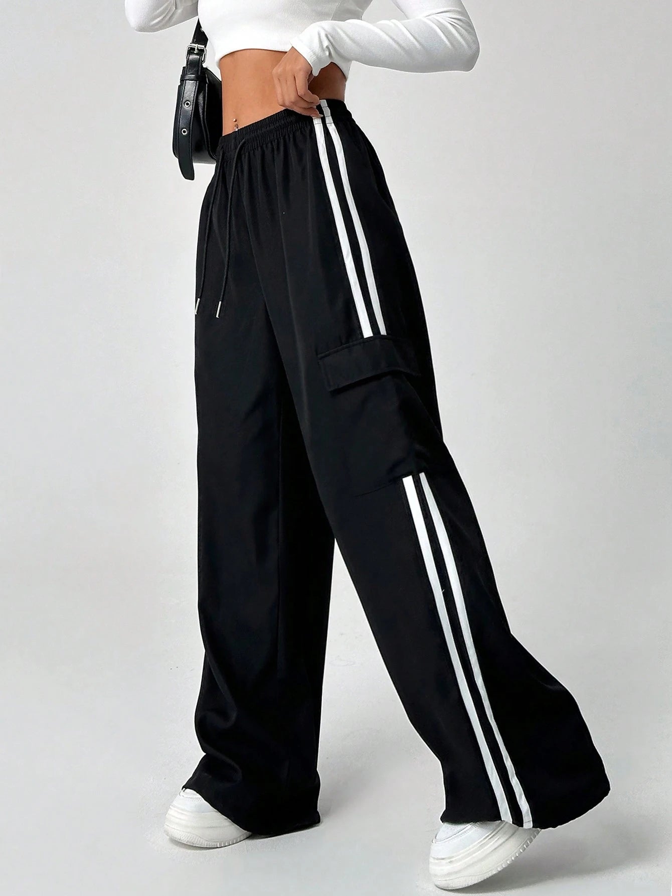 D600 Pure Black Stripe Cargo Wide-Leg Trouser