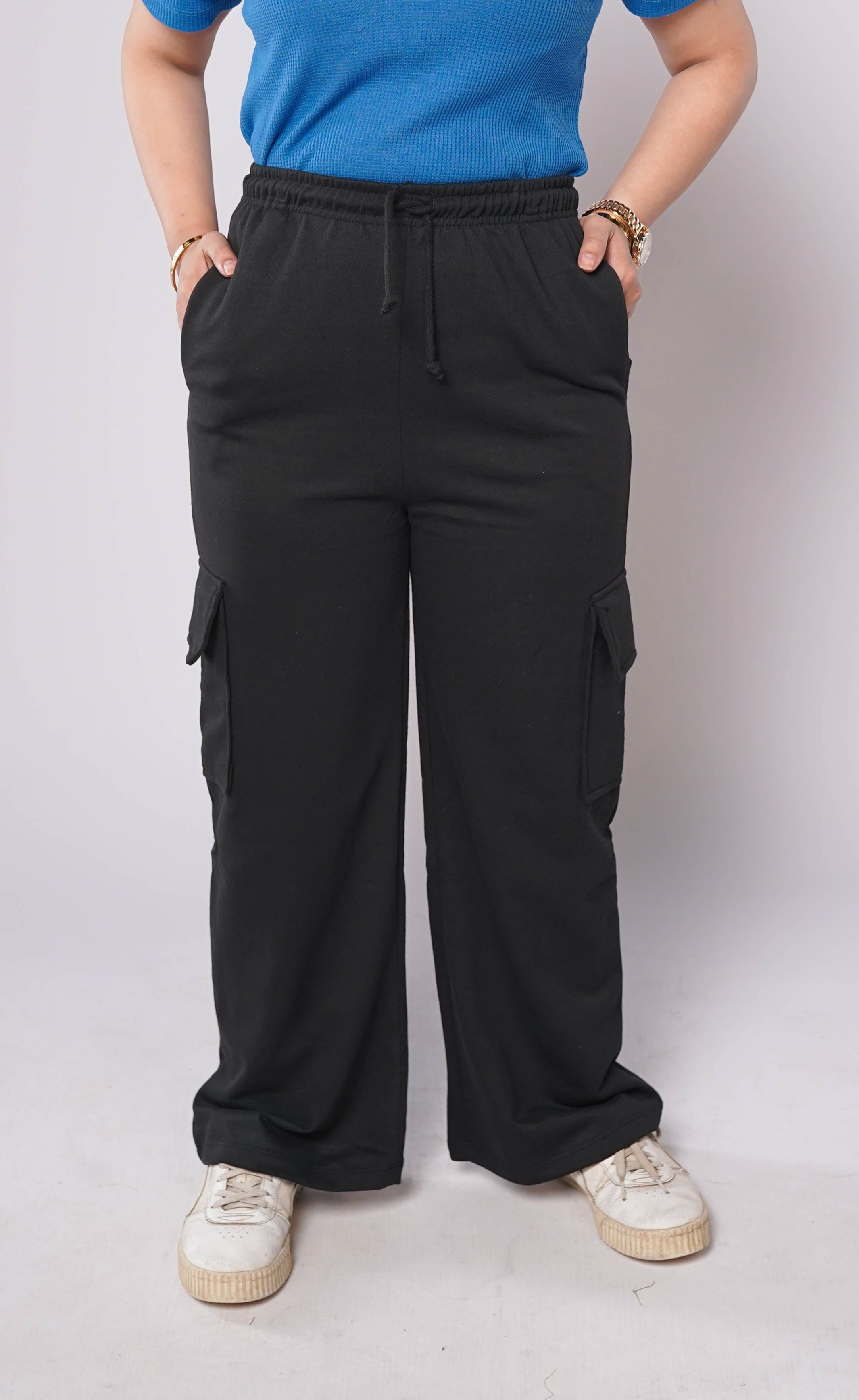 D600 - Black Wide Leg Cargo Trousers