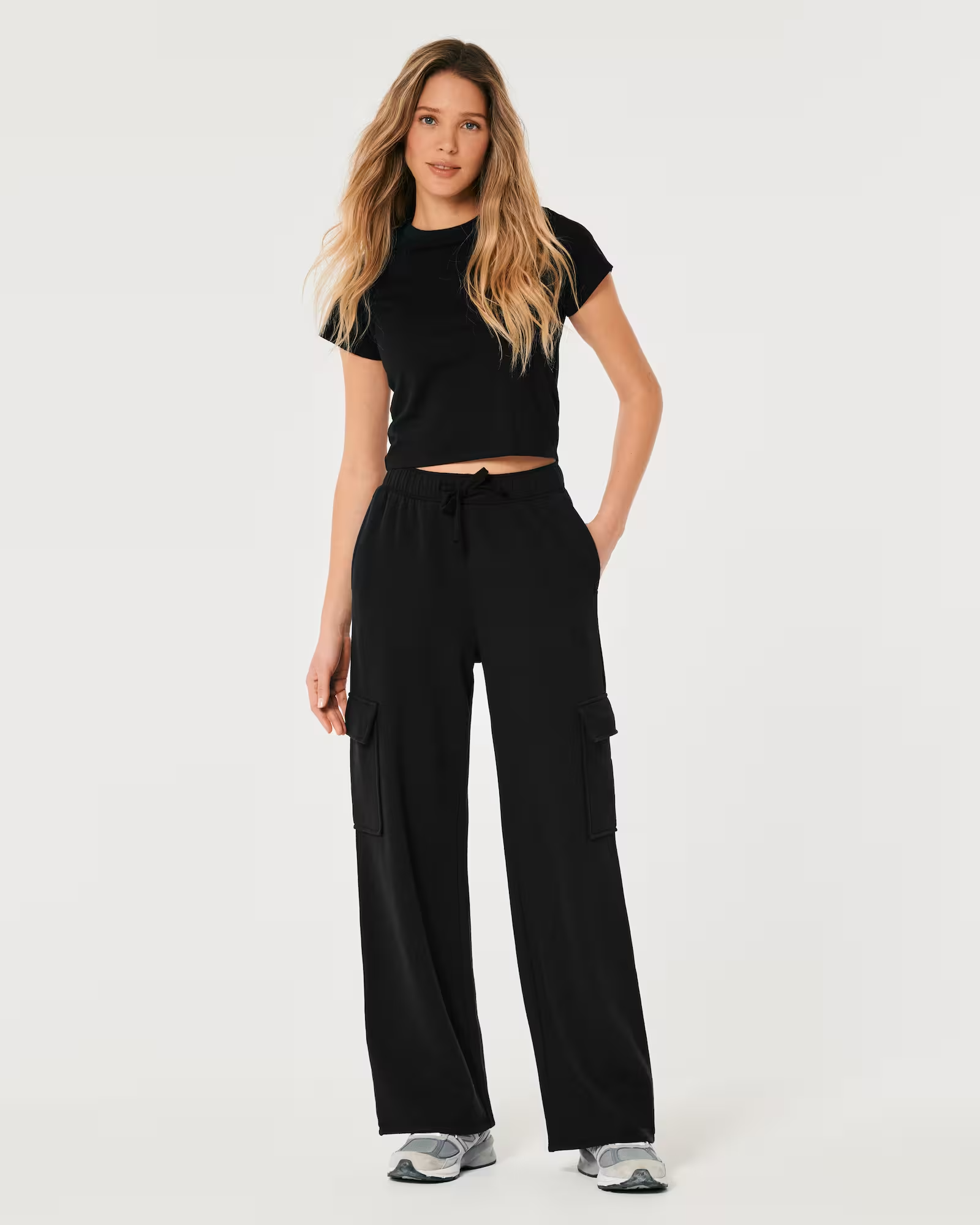 ZARA PURE BLACK HIGH WAISTED CARGO SWEATPANT