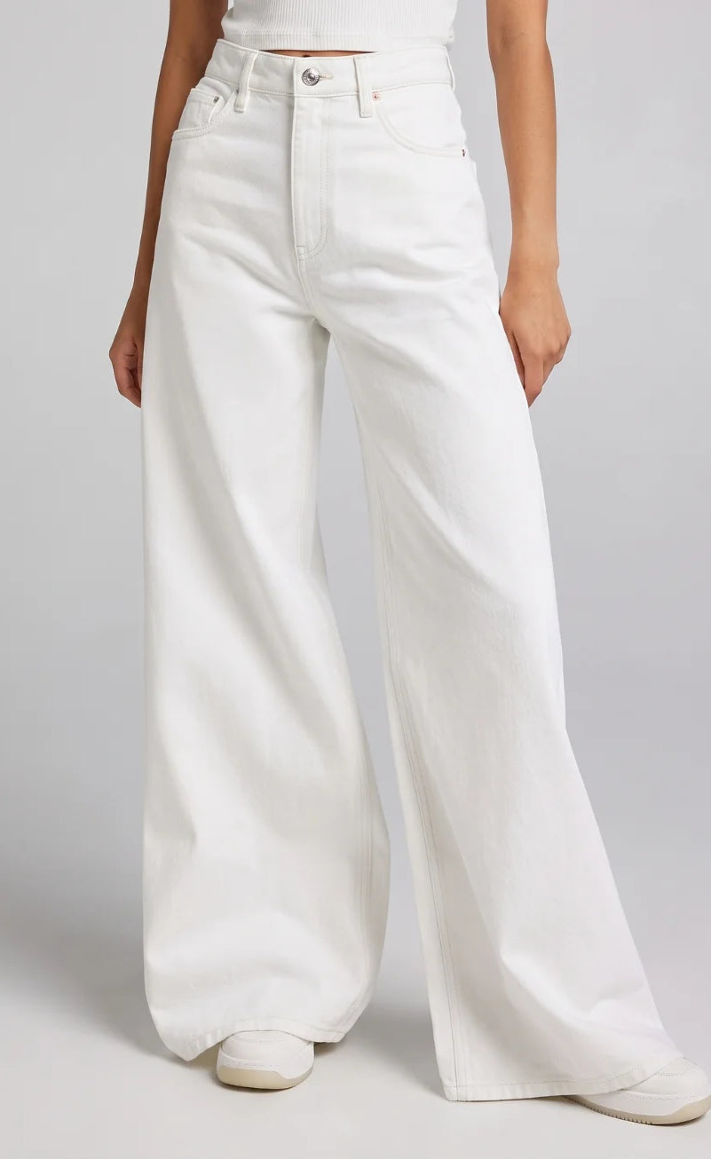 HM White High-Waisted Wide-Leg Jeans