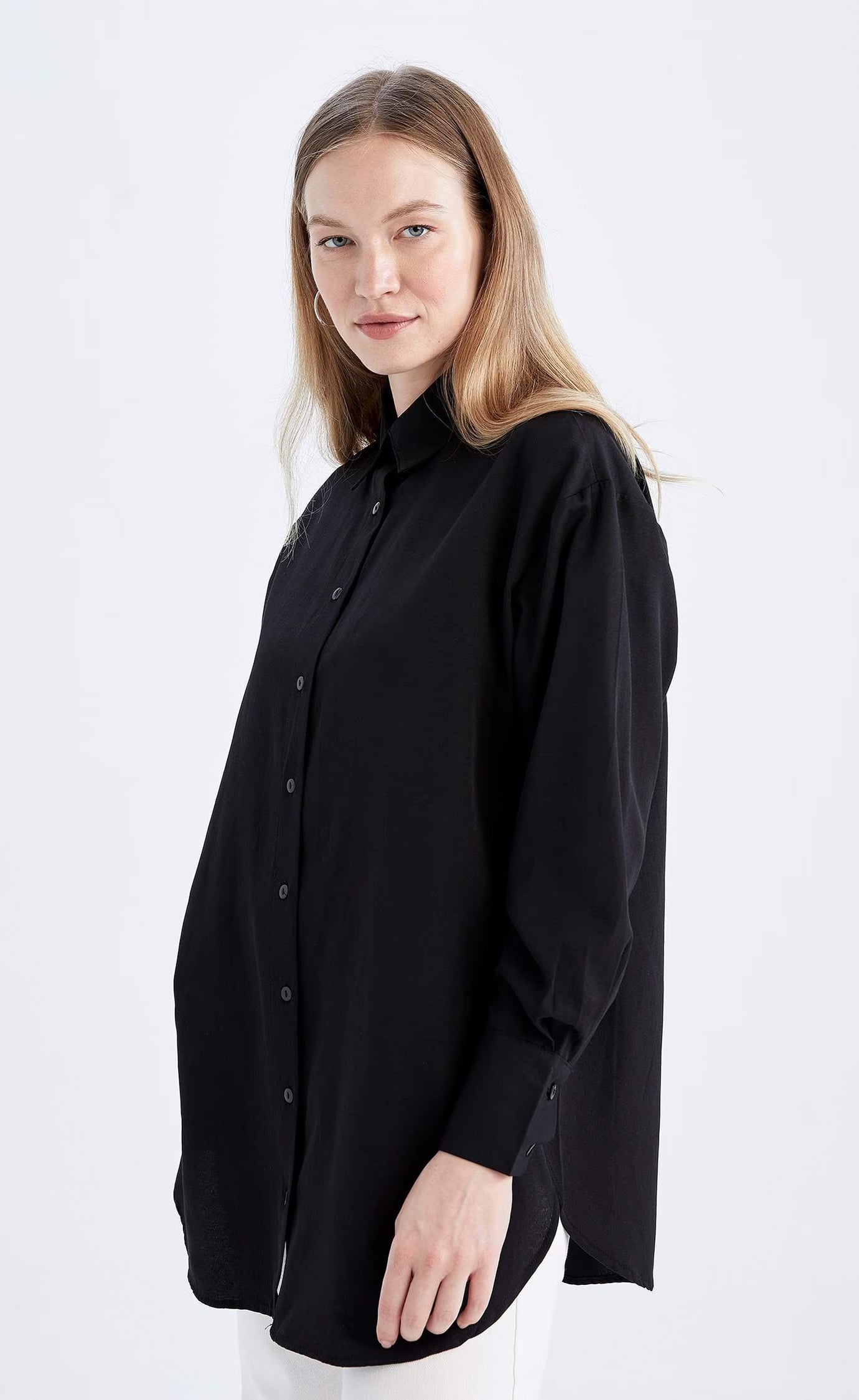 D600 Oversized Essentials Shirt – Black
