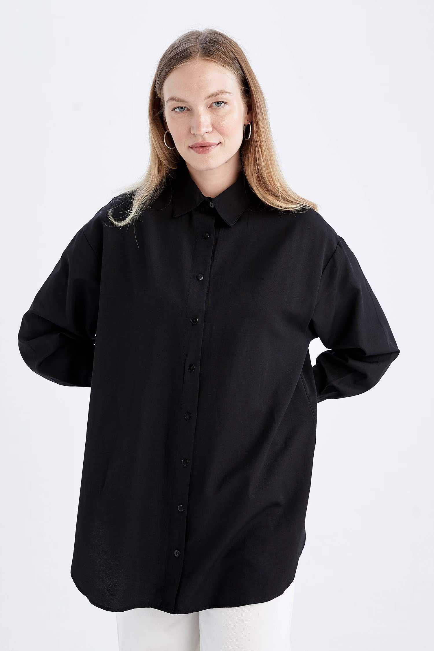 D600 Oversized Essentials Shirt – Black