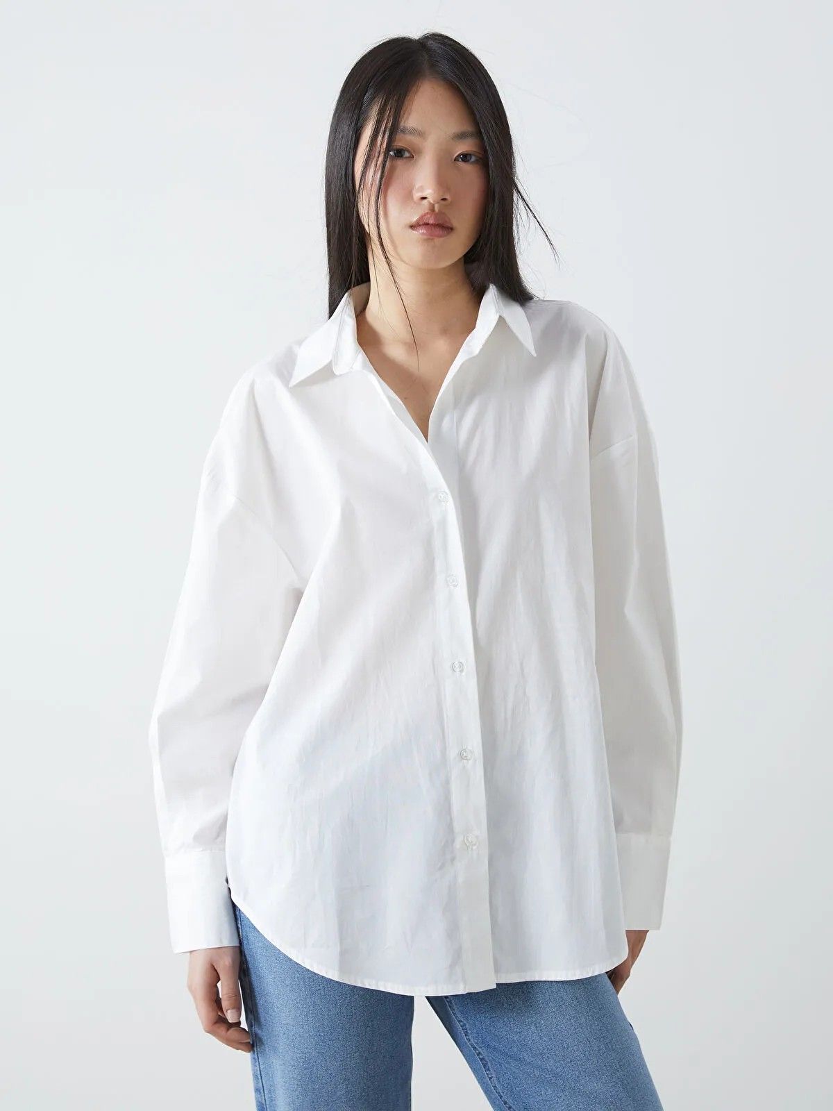 D600 Oversized Essentials Shirt – White