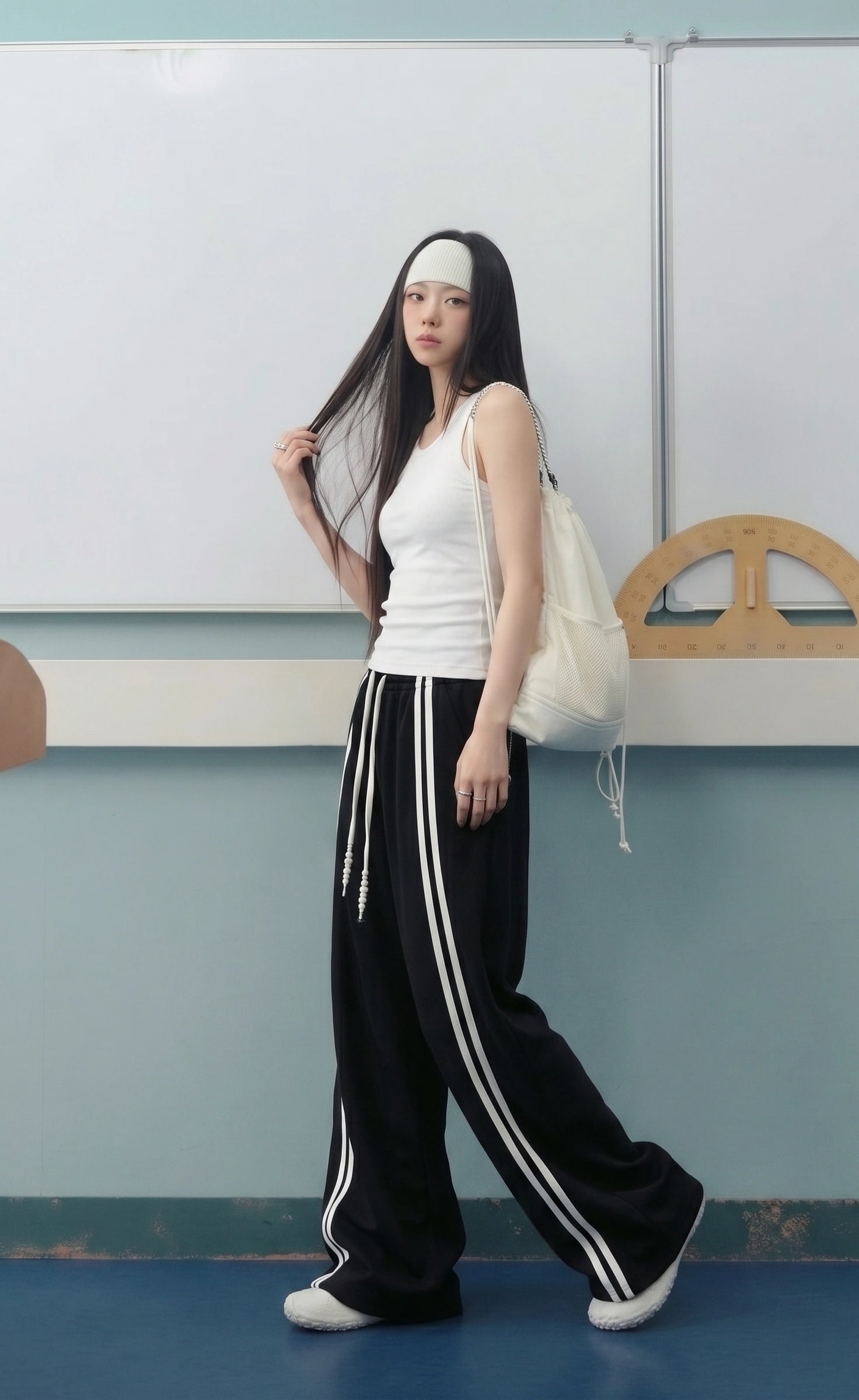 D600 Front Stripe Wide Leg Trousers | Black