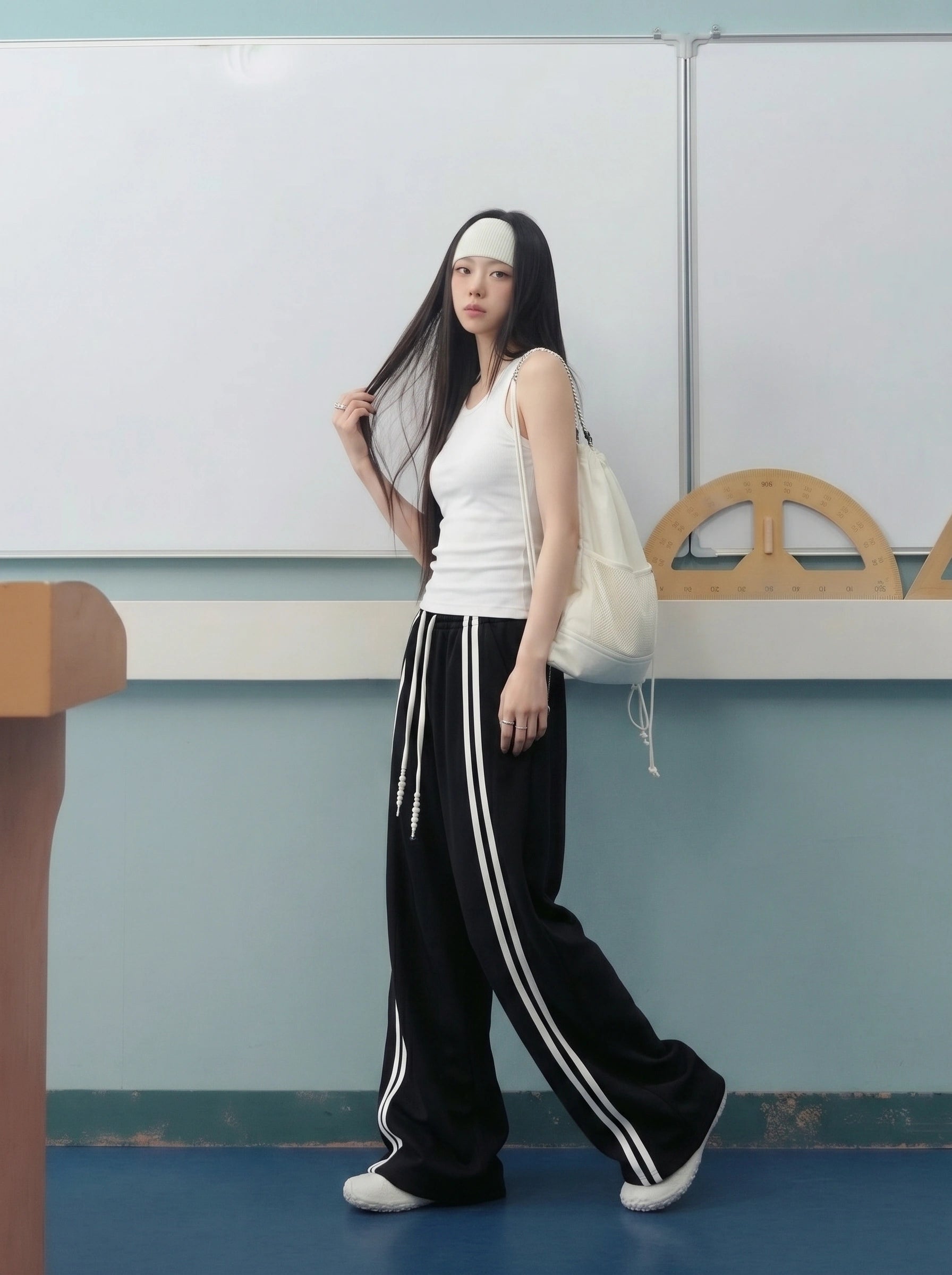 D600 Front Stripe Wide Leg Trousers | Black