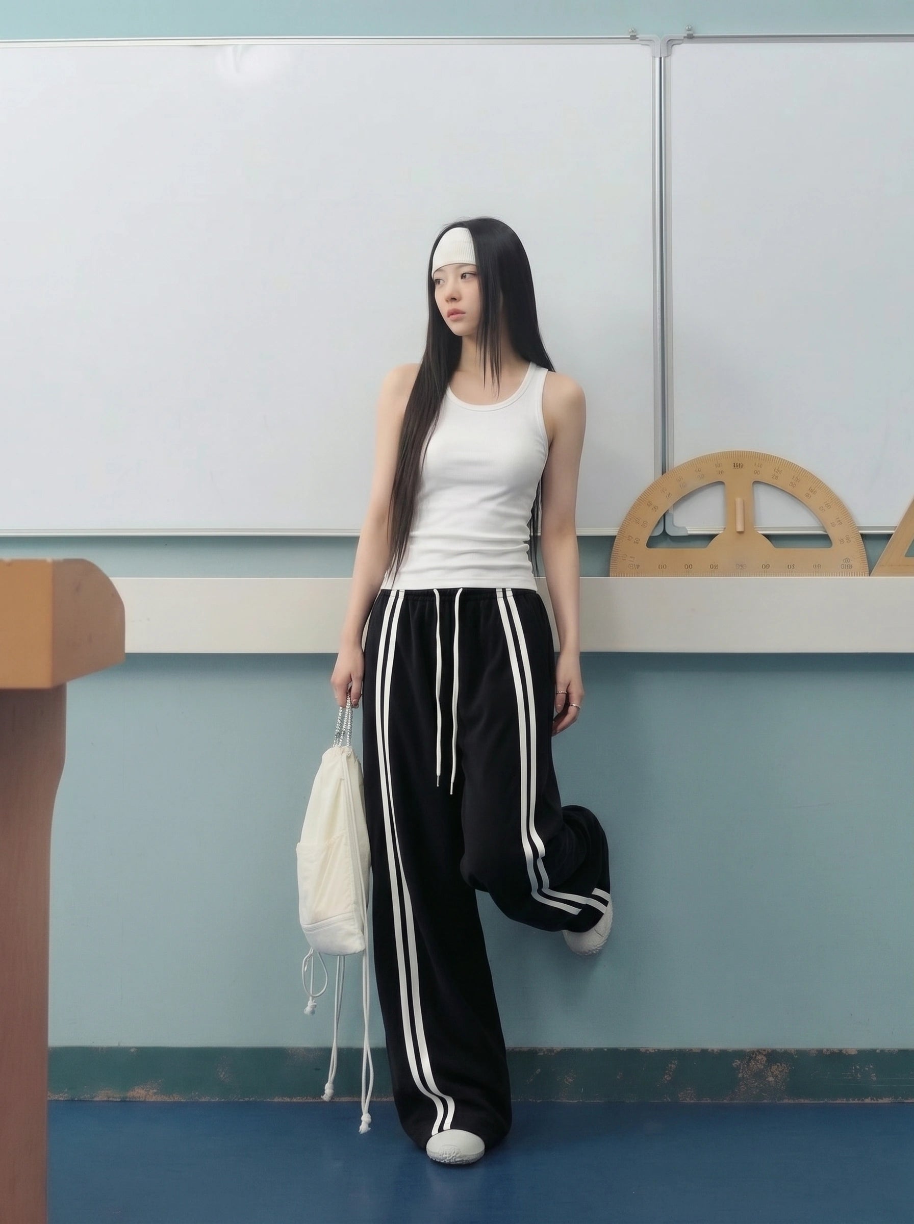 D600 Front Stripe Wide Leg Trousers | Black