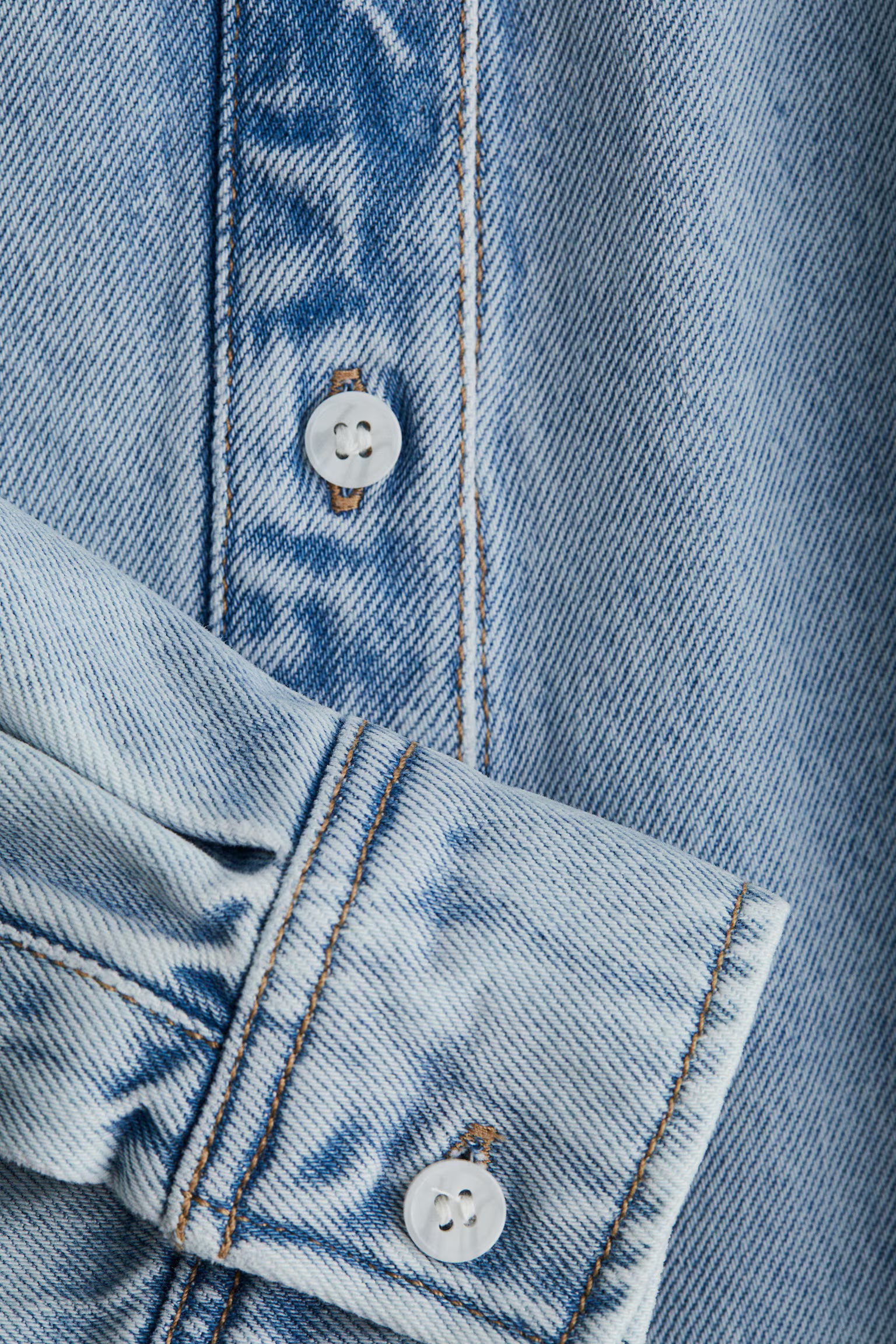 D600 Oversized Essentials Denim Shirt – Light Blue