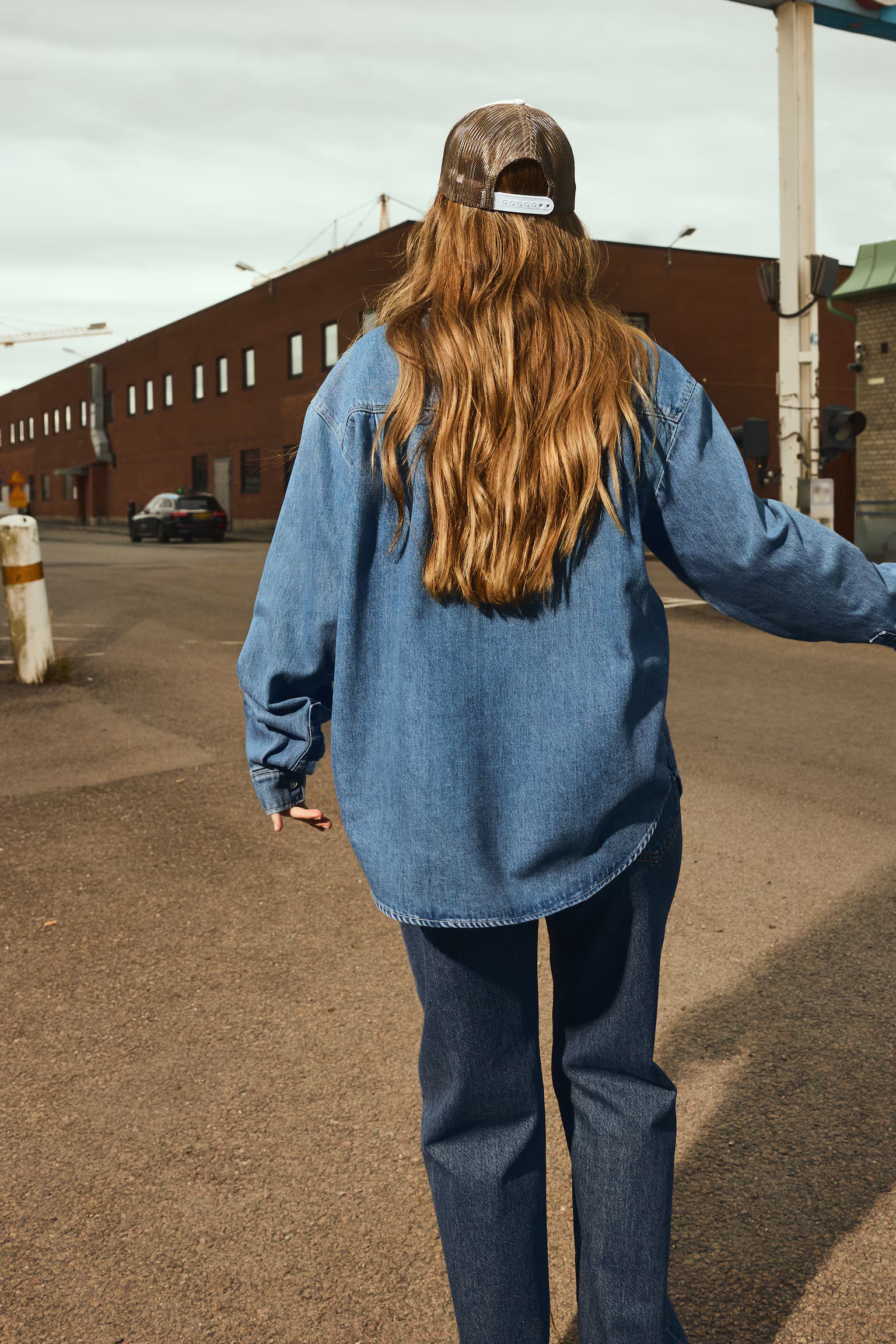 D600 Oversized Essentials Denim Shirt – Denim Blue