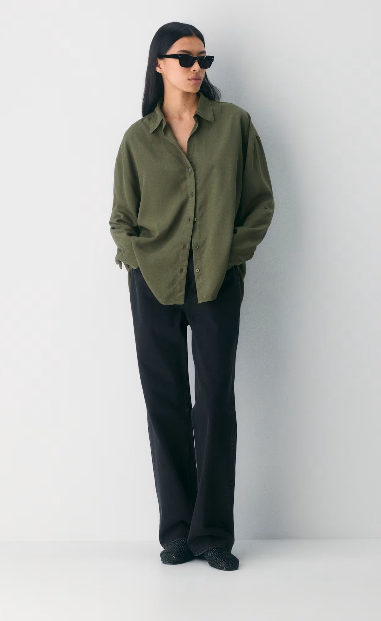 D600 Oversized Essentials Shirt – Olive Green