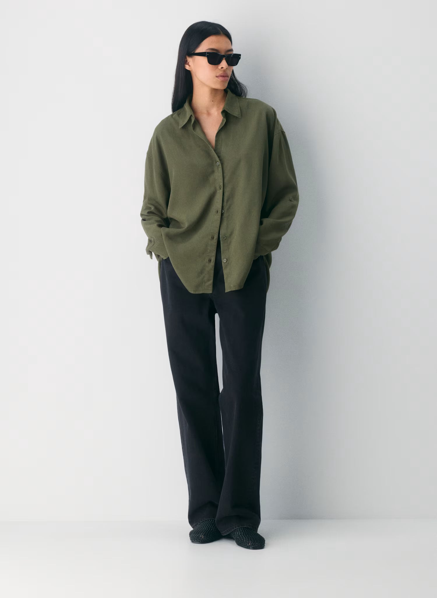 D600 Oversized Essentials Shirt – Olive Green