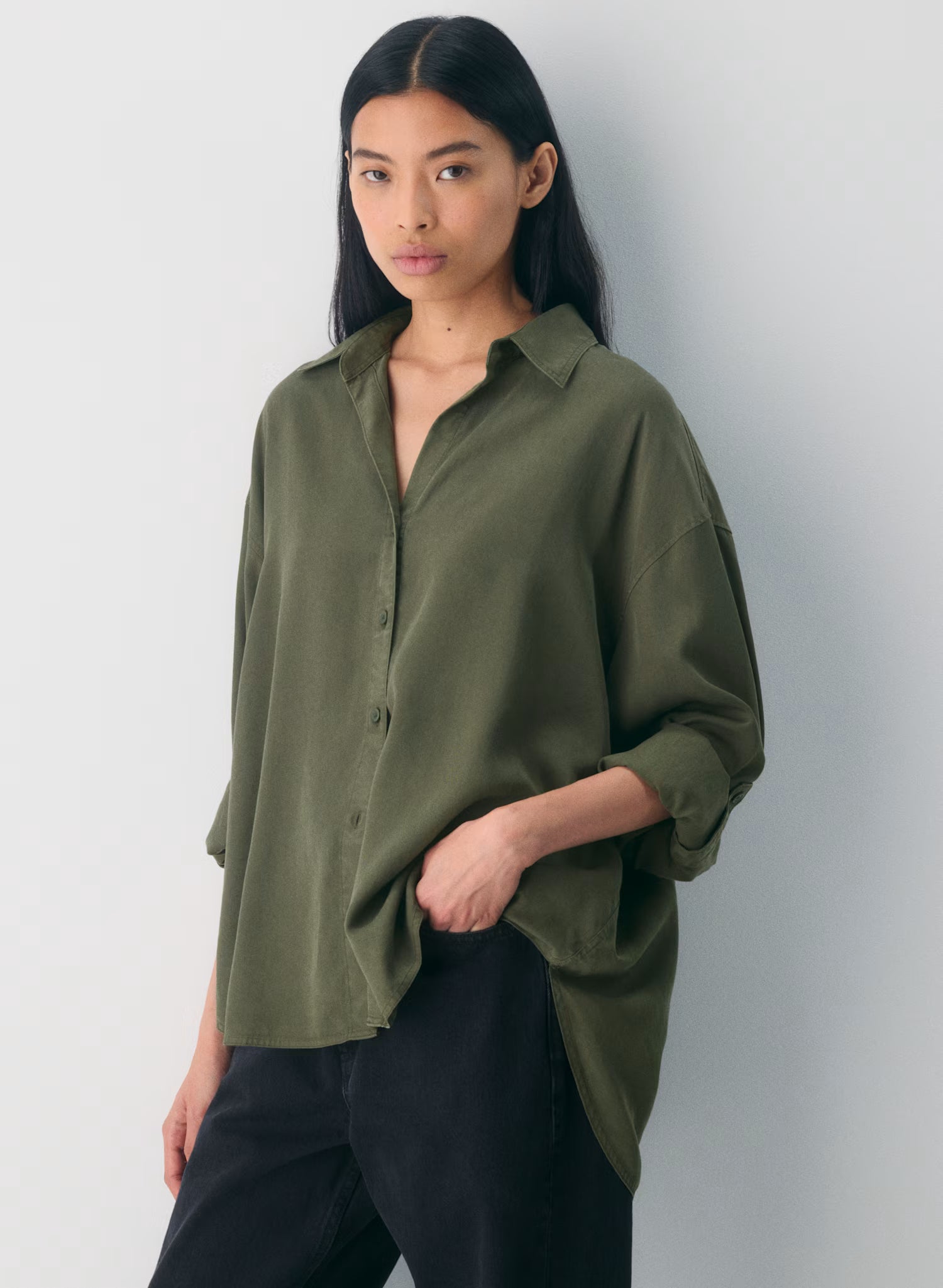 D600 Oversized Essentials Shirt – Olive Green