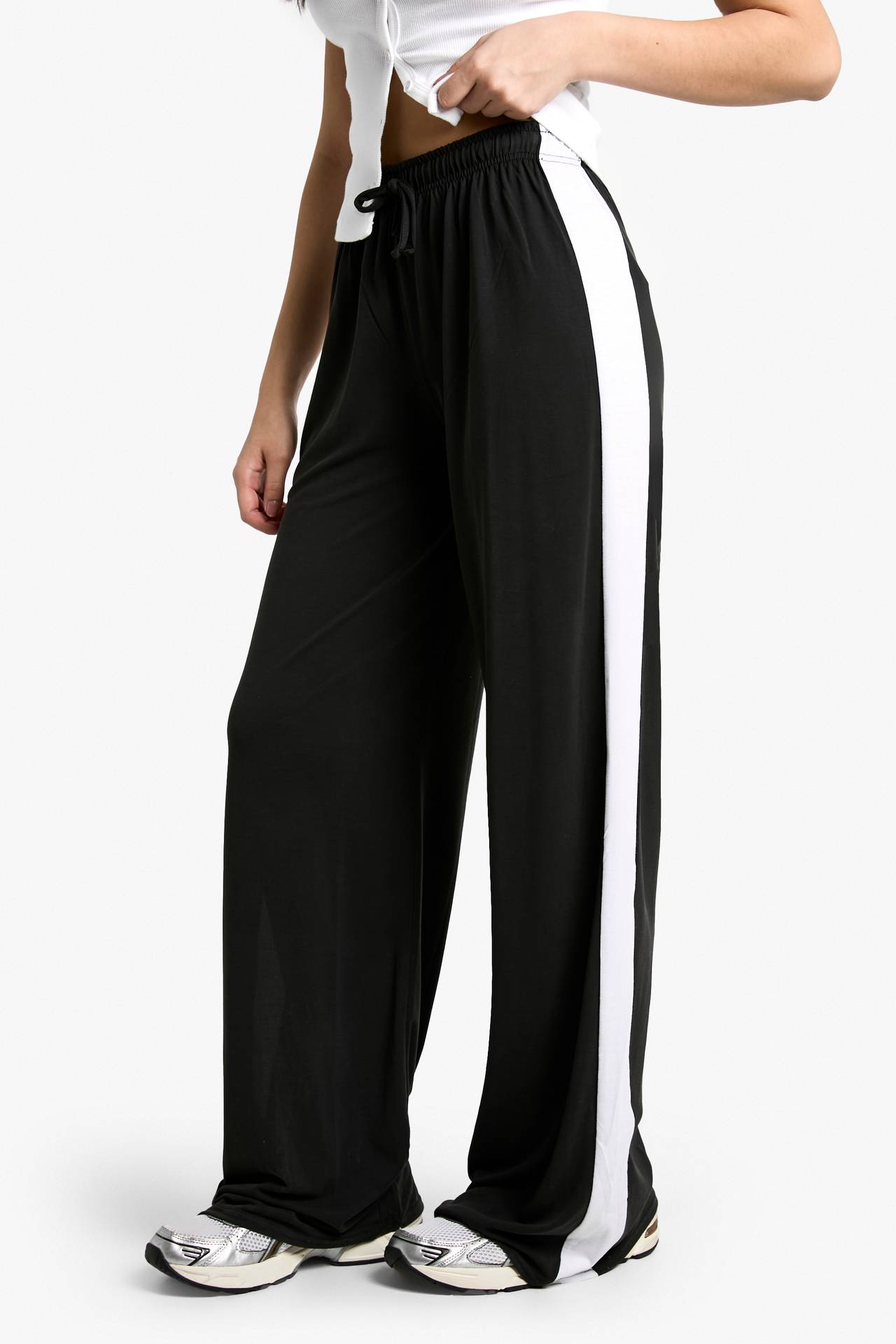D600 Pure Black Side Panel Wide Leg Trouser
