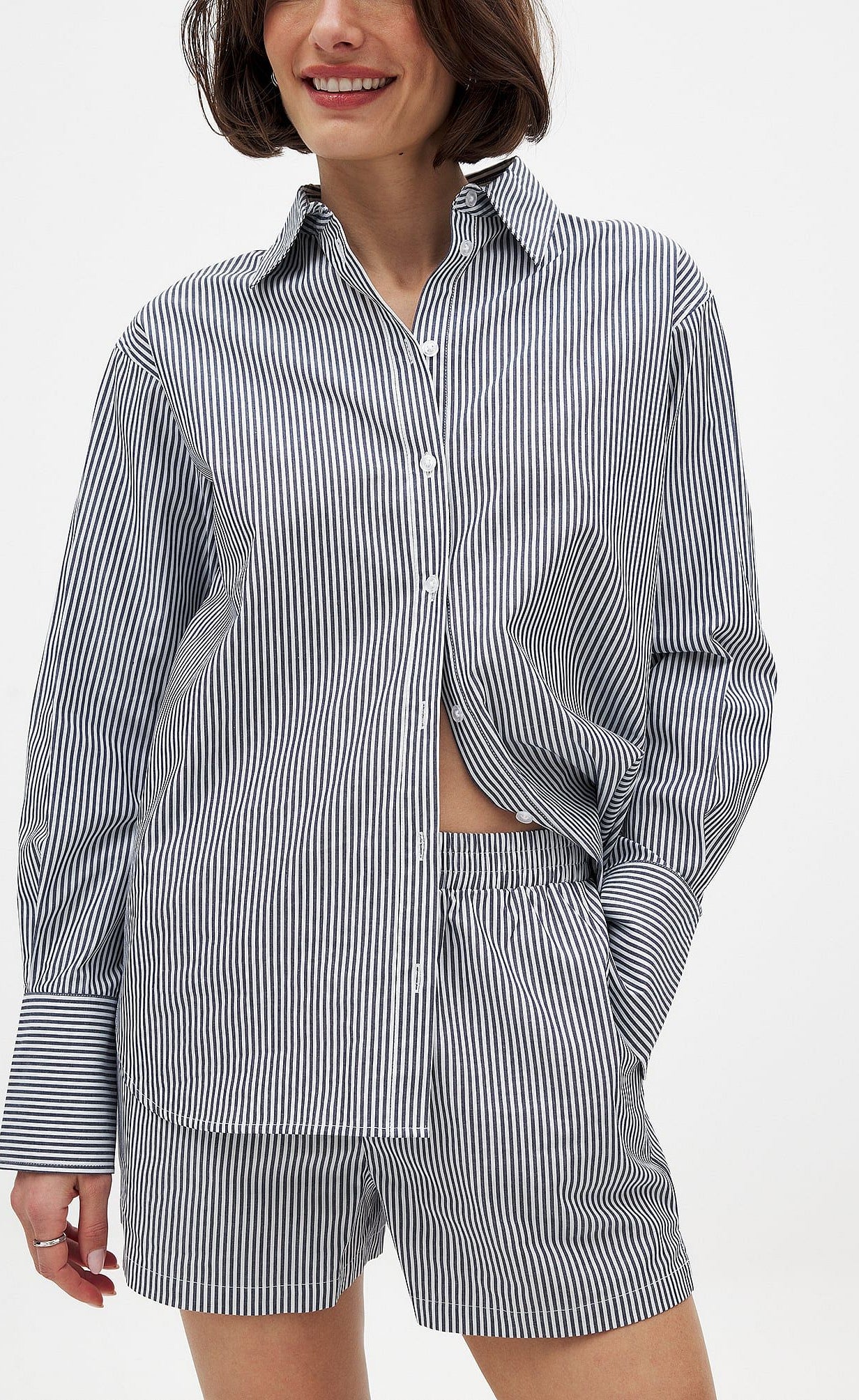 D600 Oversized Essentials Shirt