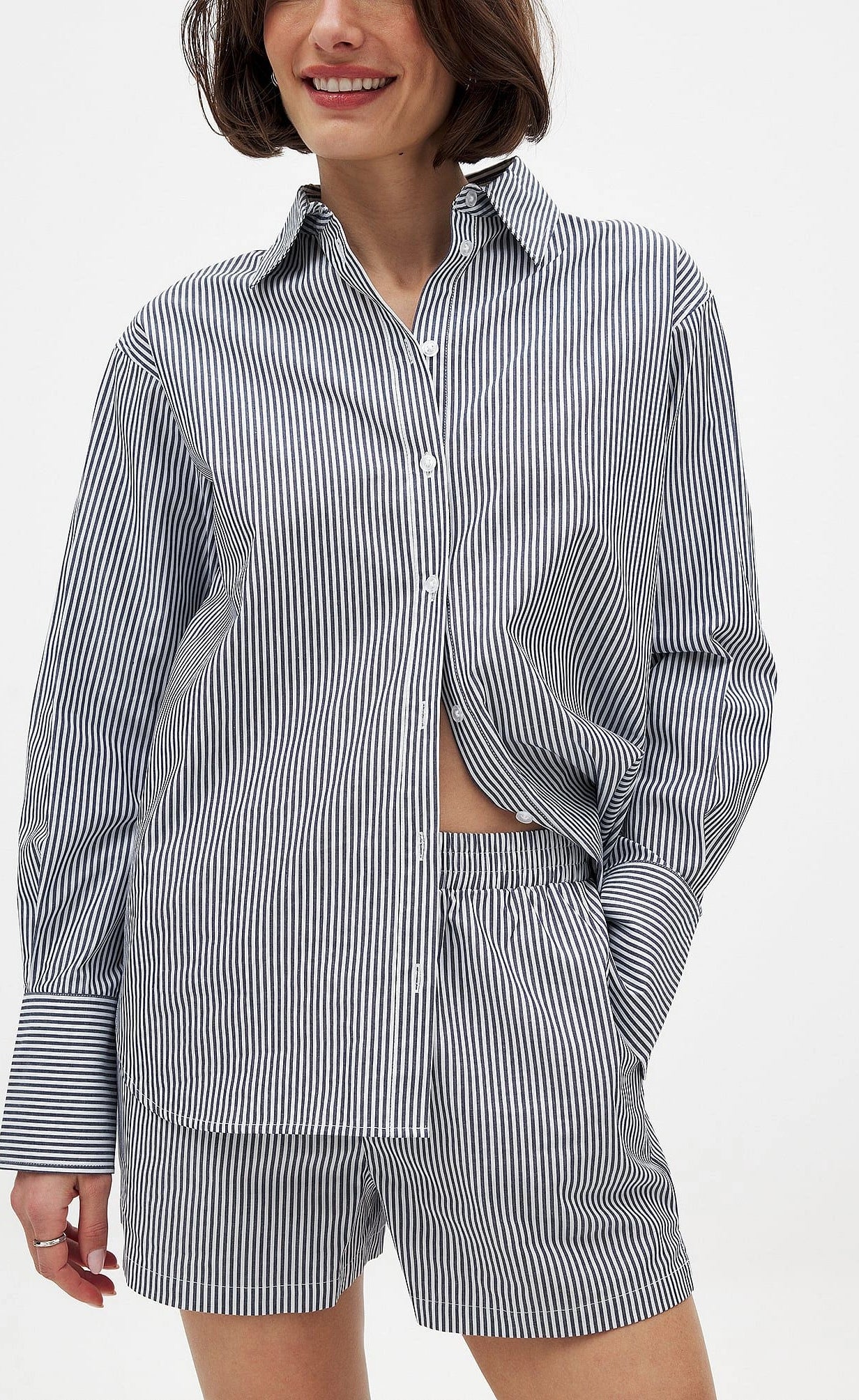 D600 Oversized Essentials Shirt