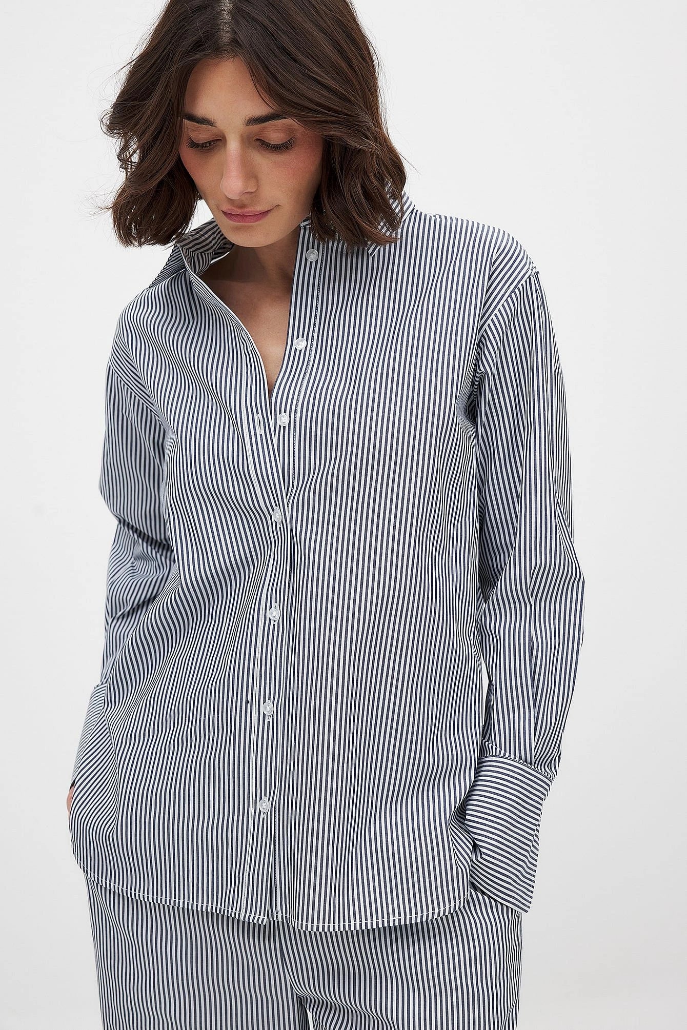 D600 Oversized Essentials Shirt
