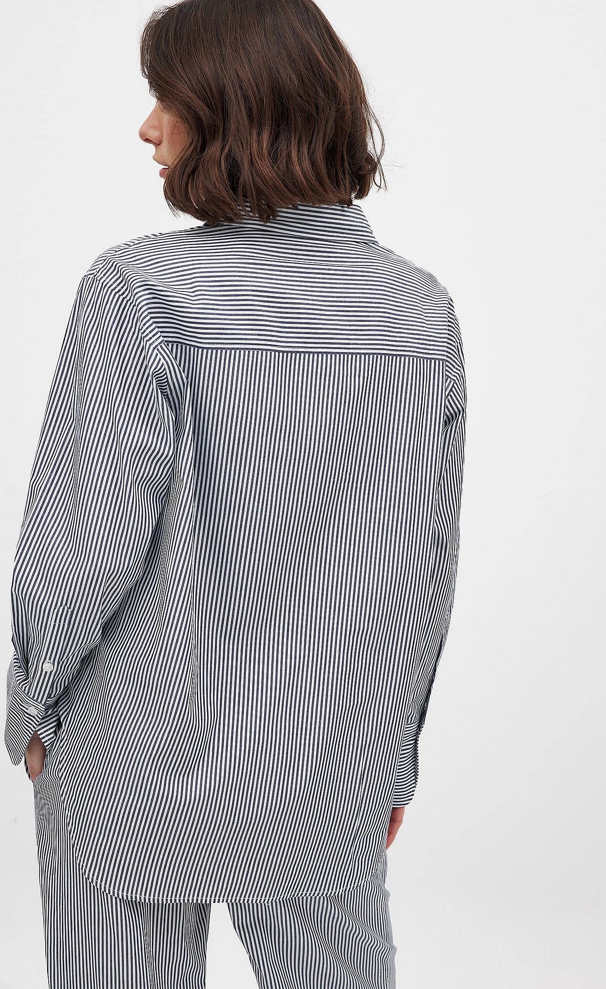 D600 Oversized Essentials Shirt