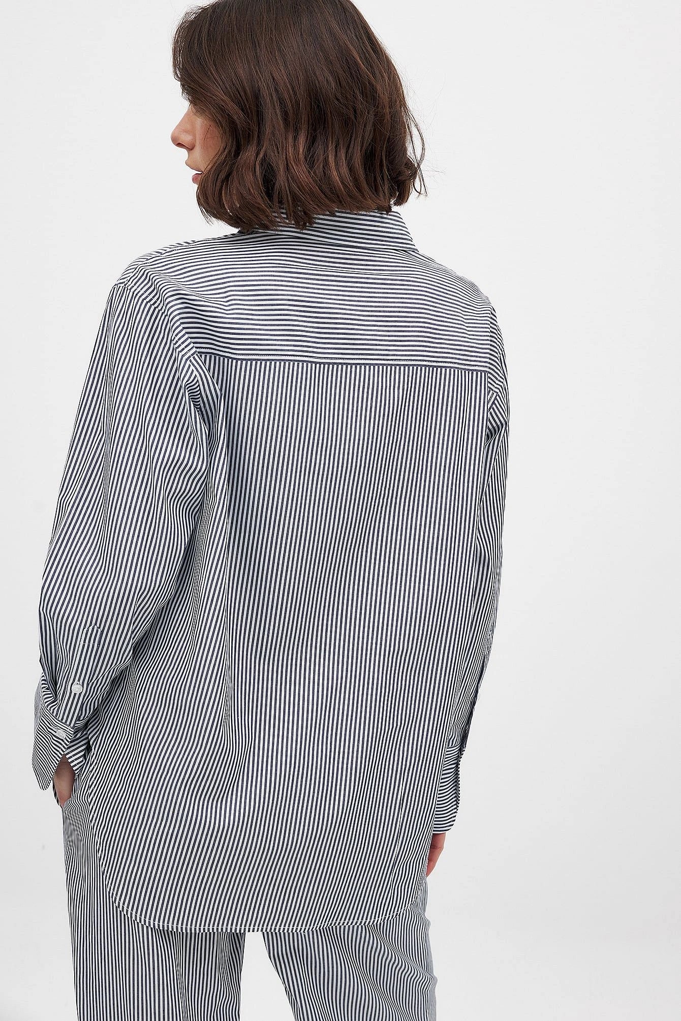 D600 Oversized Essentials Shirt